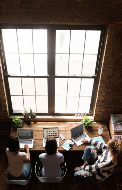 Office mit Bergblick im Münchner Westen